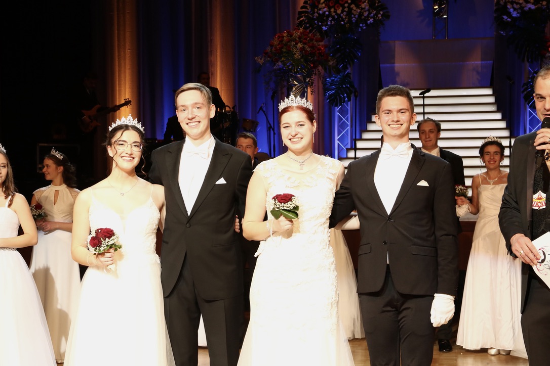 Debütantenpaare beim Rosenball 2023