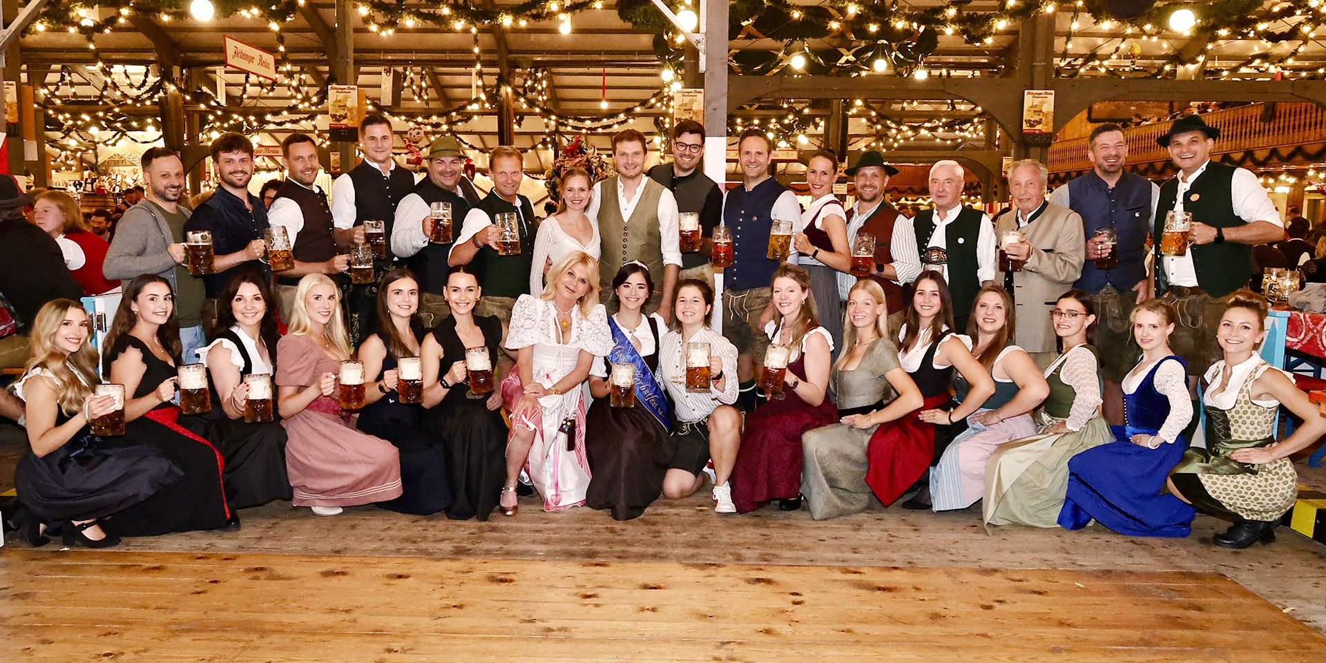 Team der Faschingsgilde Rosenheim auf dem Rosenheimer Herbstfest