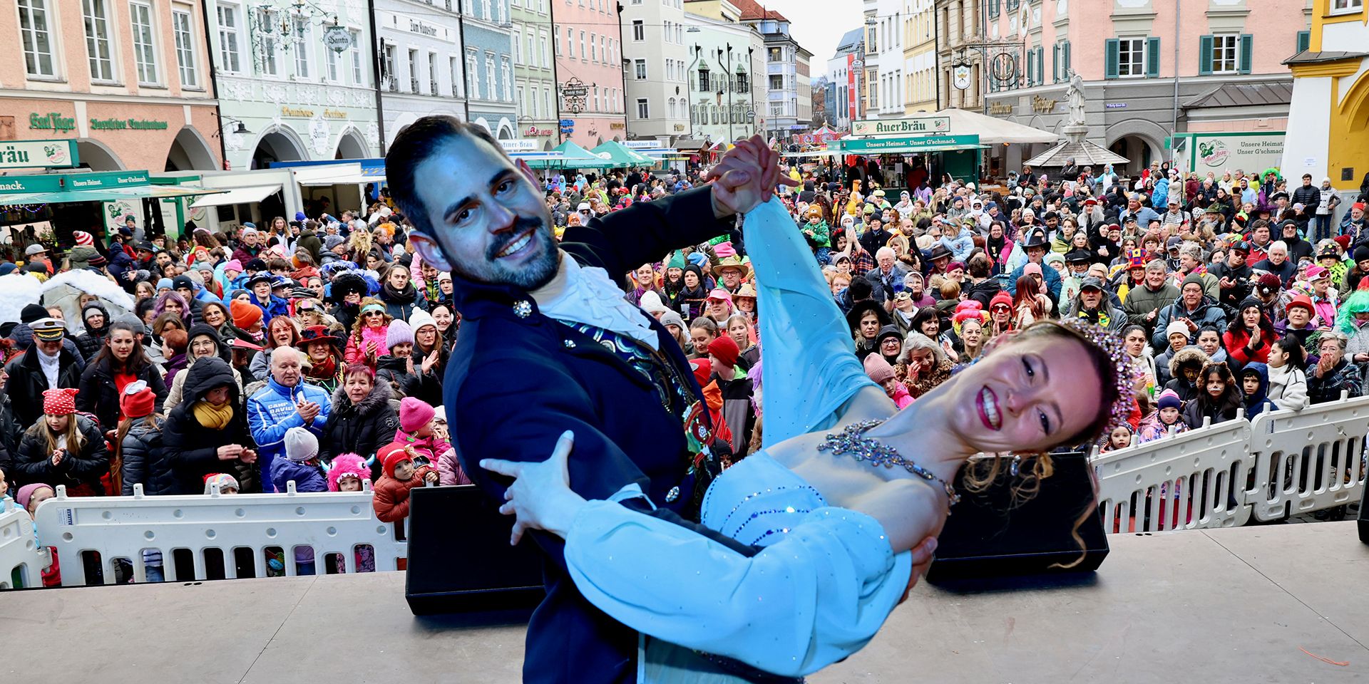 Prinz Korbinian und Prinzessin Ursula beim Faschingstreiben auf dem Max-Josefs-Platz 2026